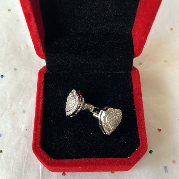 Heart shaped Women’s Earrings. - Picture 5 of 5